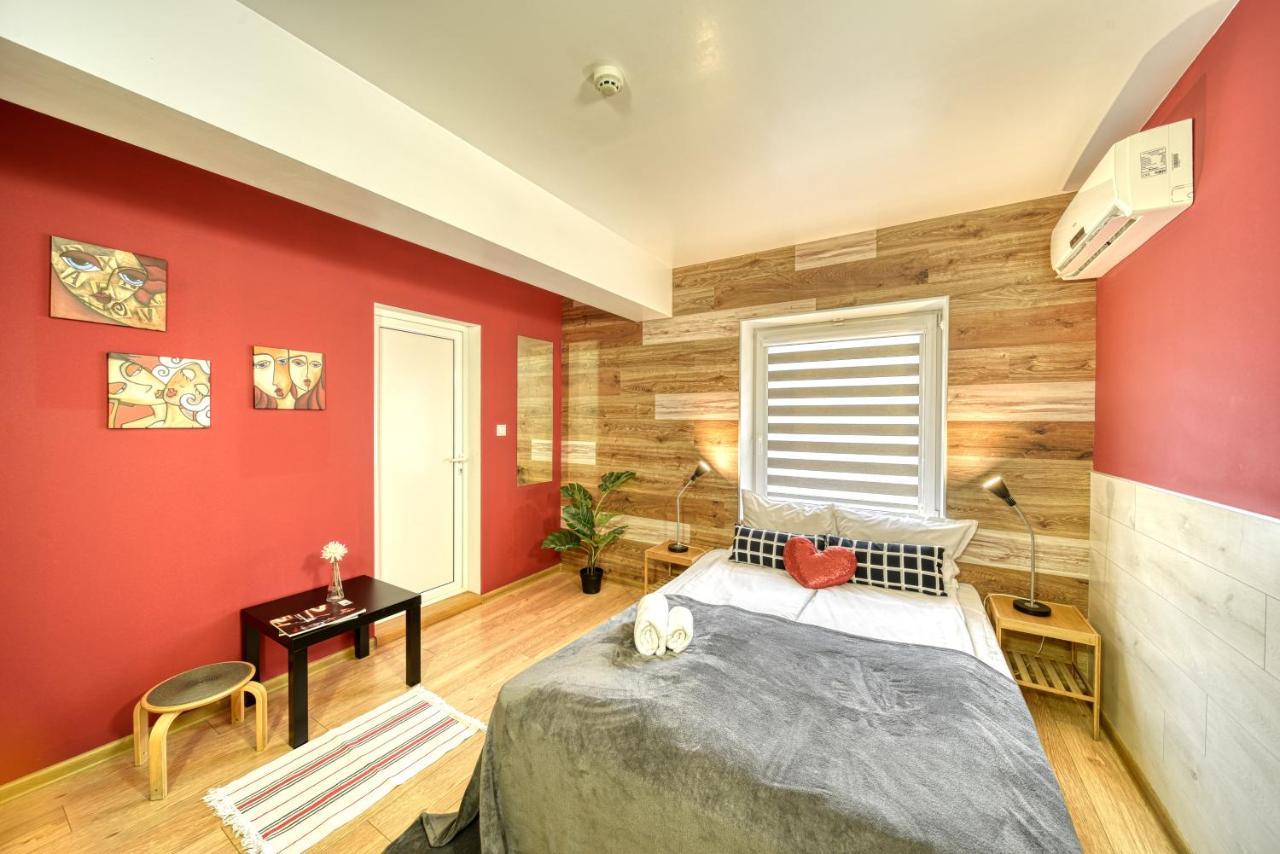 Fox Rooms Aparthotel สตาราซาโกรา ภายนอก รูปภาพ