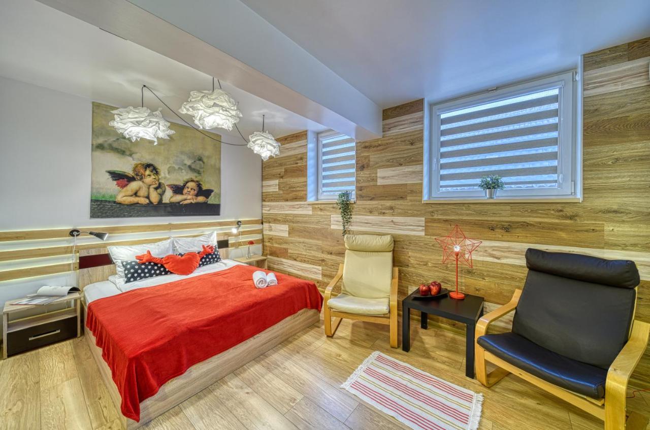 Fox Rooms Aparthotel สตาราซาโกรา ภายนอก รูปภาพ