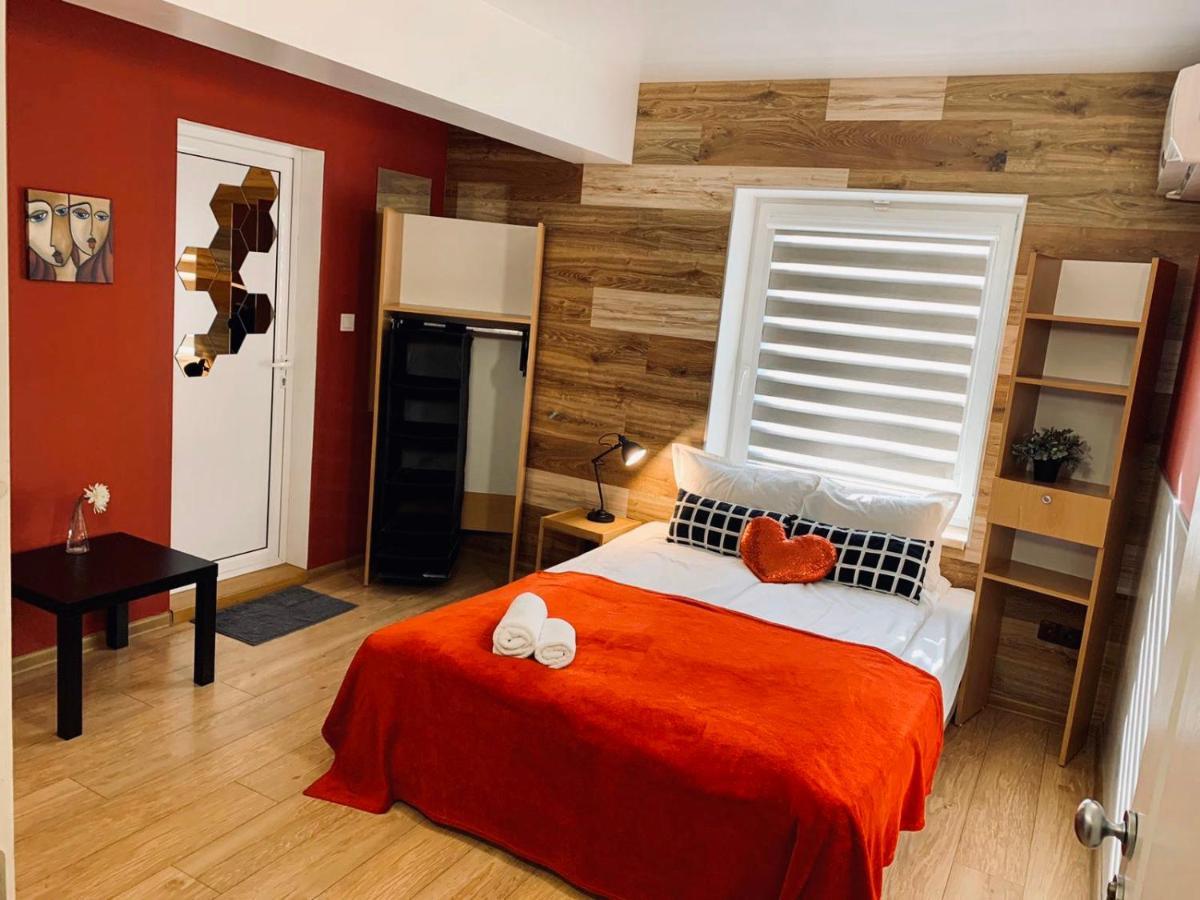 Fox Rooms Aparthotel สตาราซาโกรา ภายนอก รูปภาพ